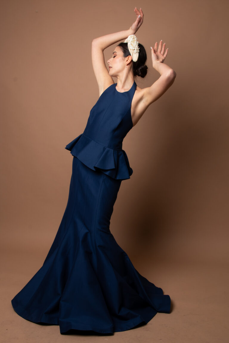 Modelle Identity durante uno shooting per un brand di accessori