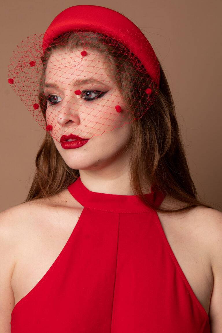 Modelle Identity durante uno shooting per un brand di accessori