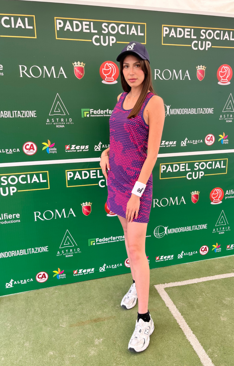 modella identity al padel social cup