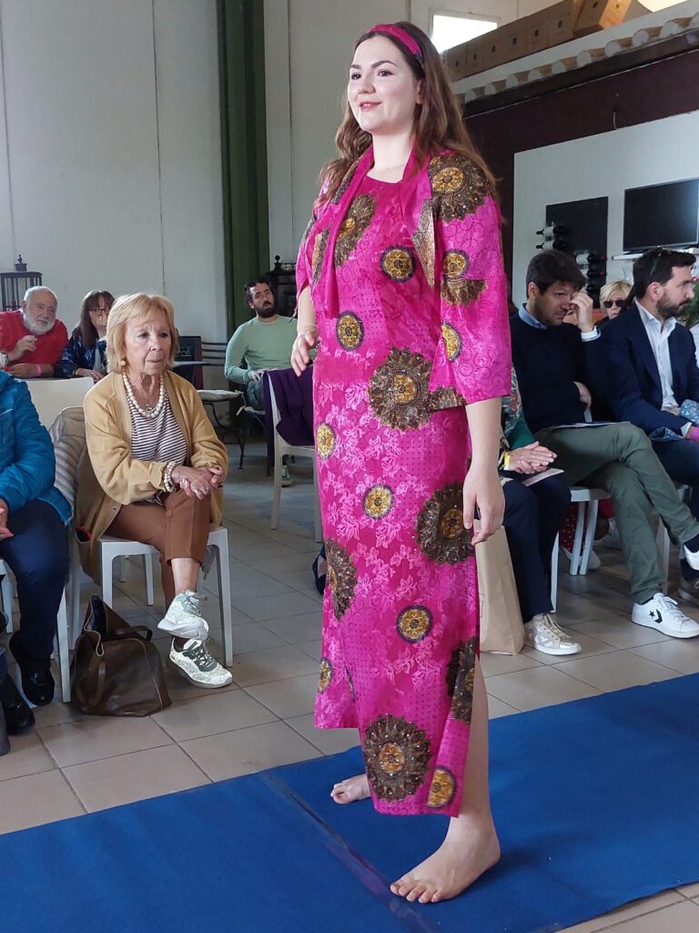 modella IDENTITY