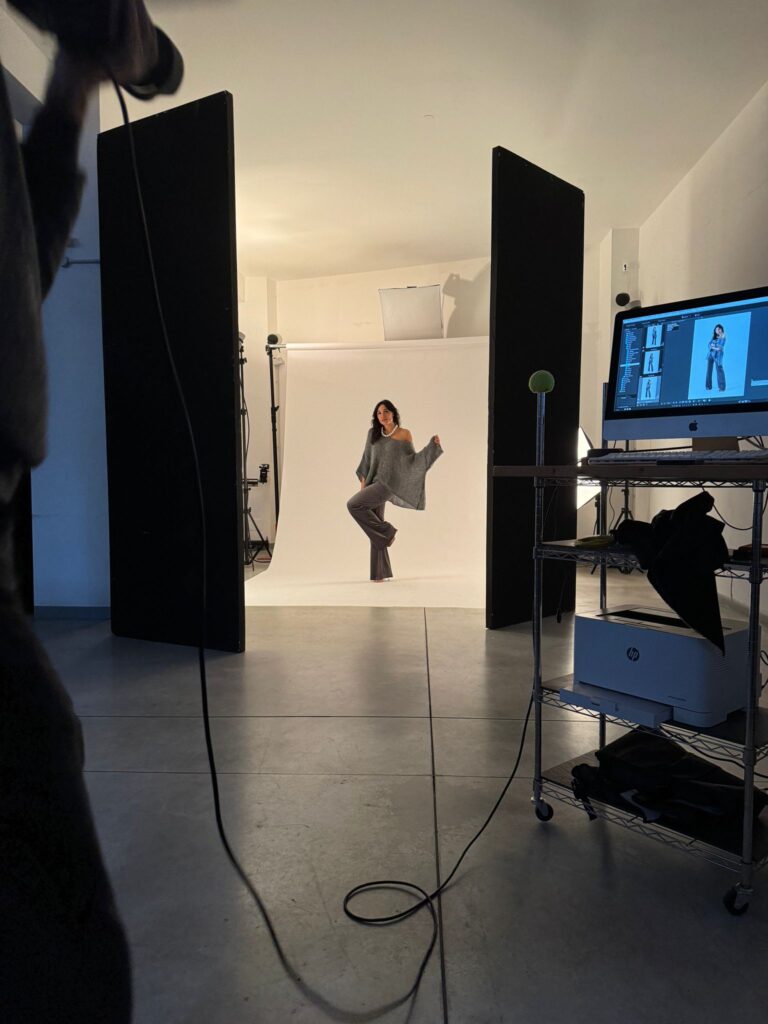 shooting per numa milano con modella over 30 di identity
